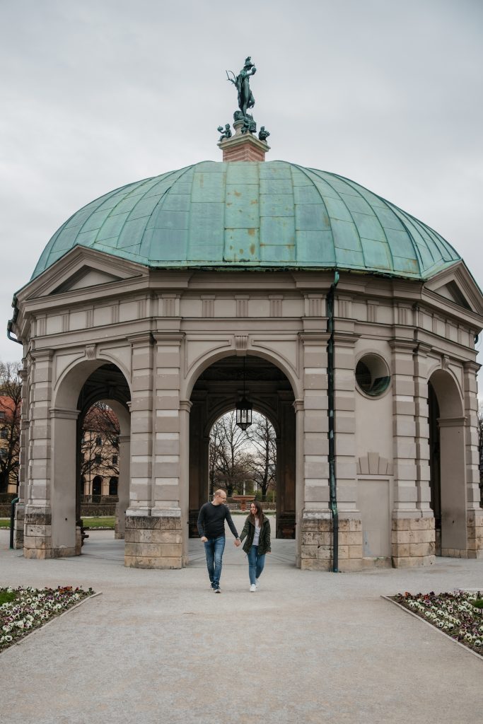 Verlobungsshooting im Hofgarten München