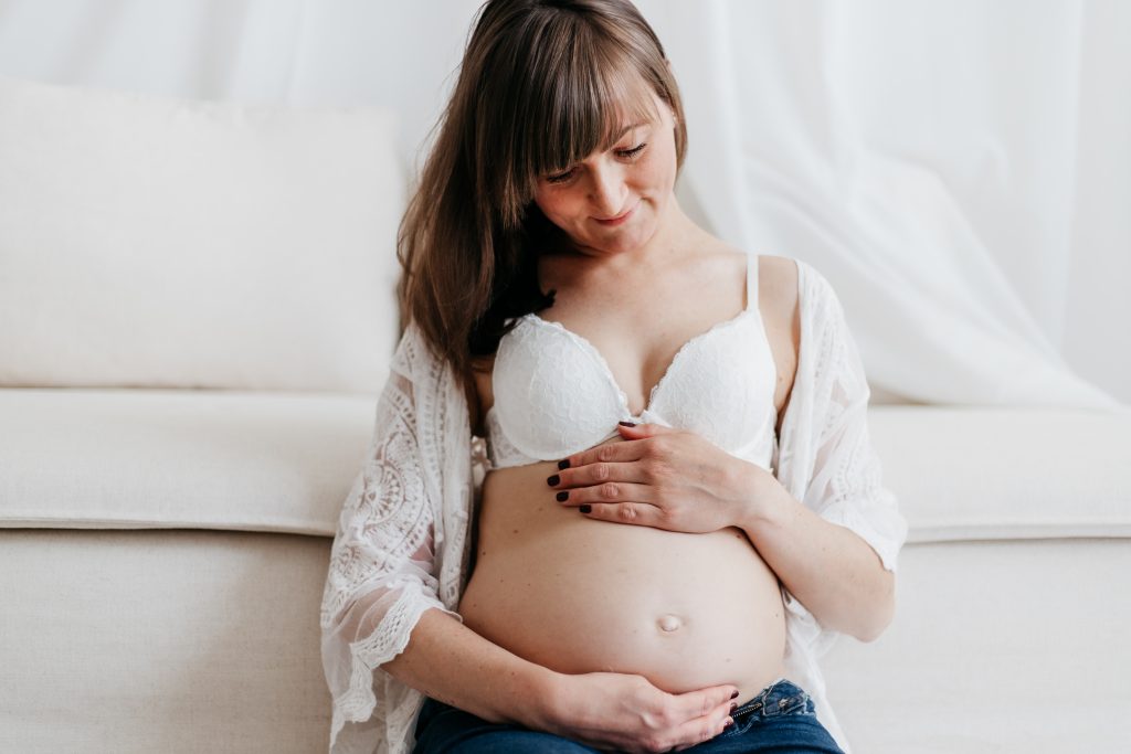 Babybauchfotos daheim machen lassen